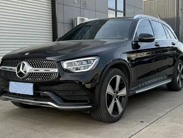 MERCEDES-BENZ GLC