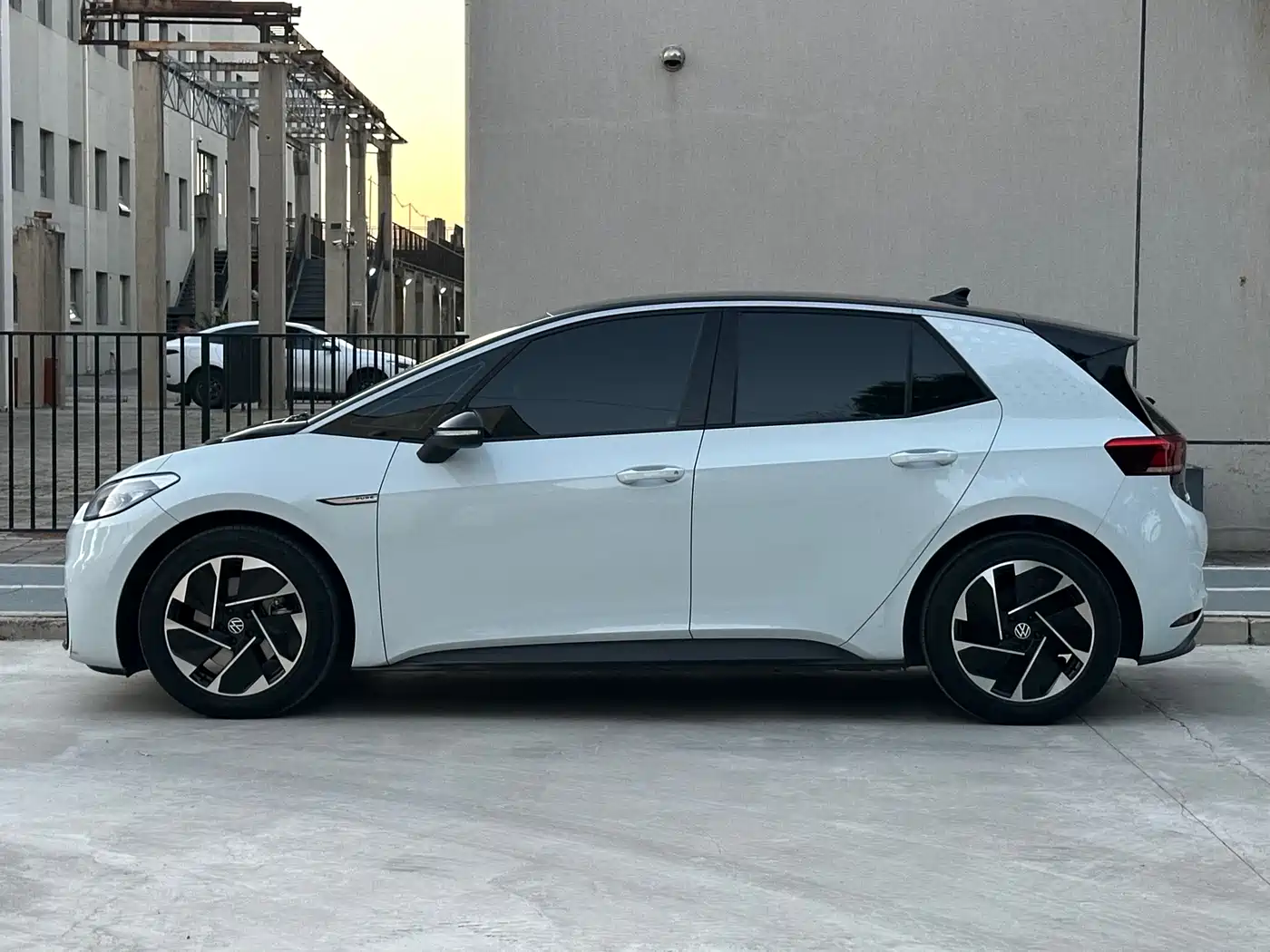 Volkswagen ID.3 2023 Pure Smart Edition фото 5
