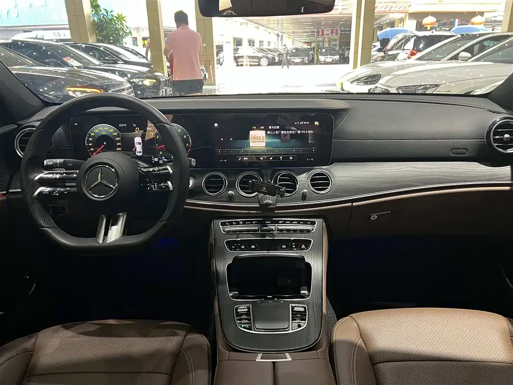 Mercedes-Benz E-Class 2022 E 300 L Sport Luxury фото 13