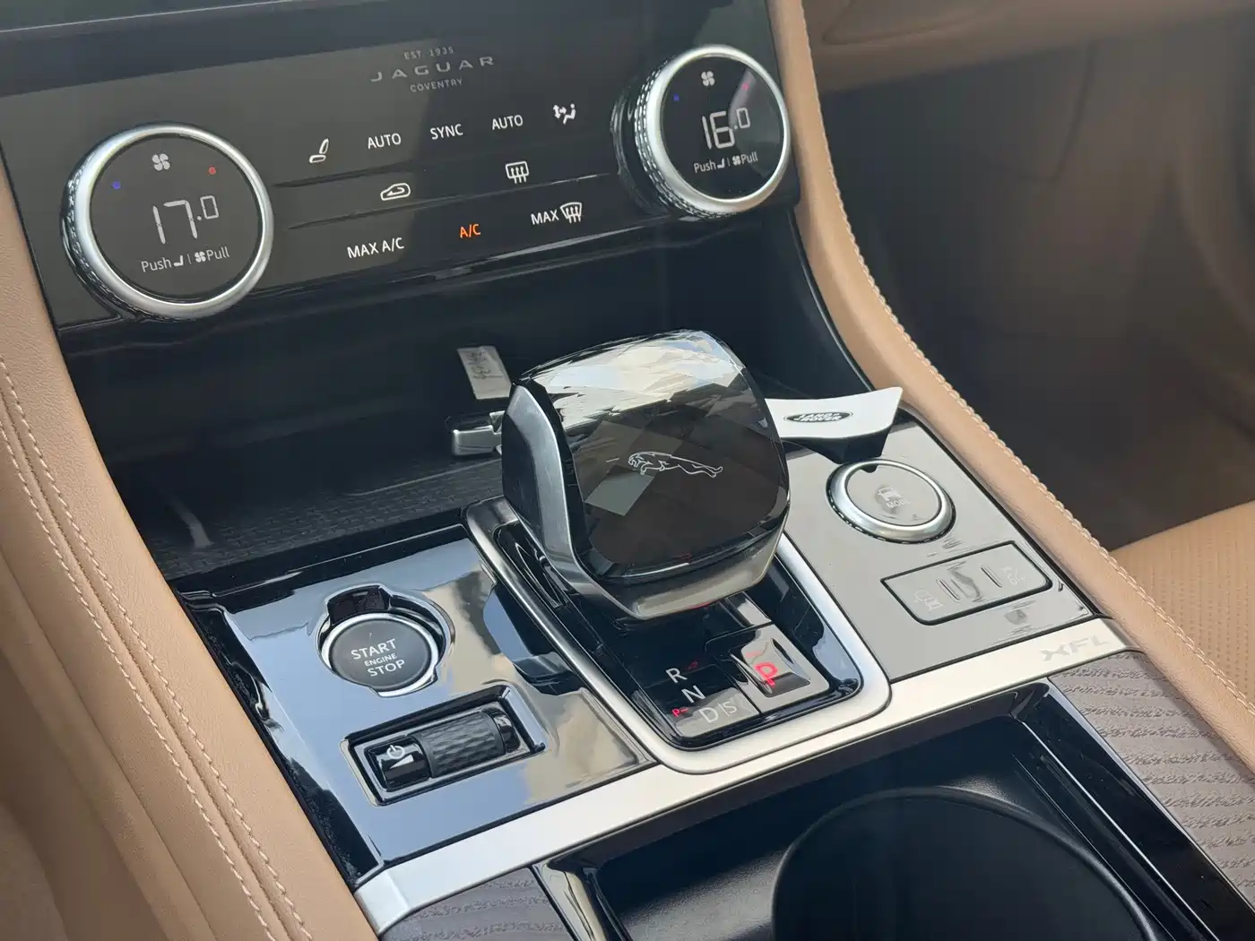 Jaguar XFL 2025 2025 2.0T P250 FWD Luxury Edition