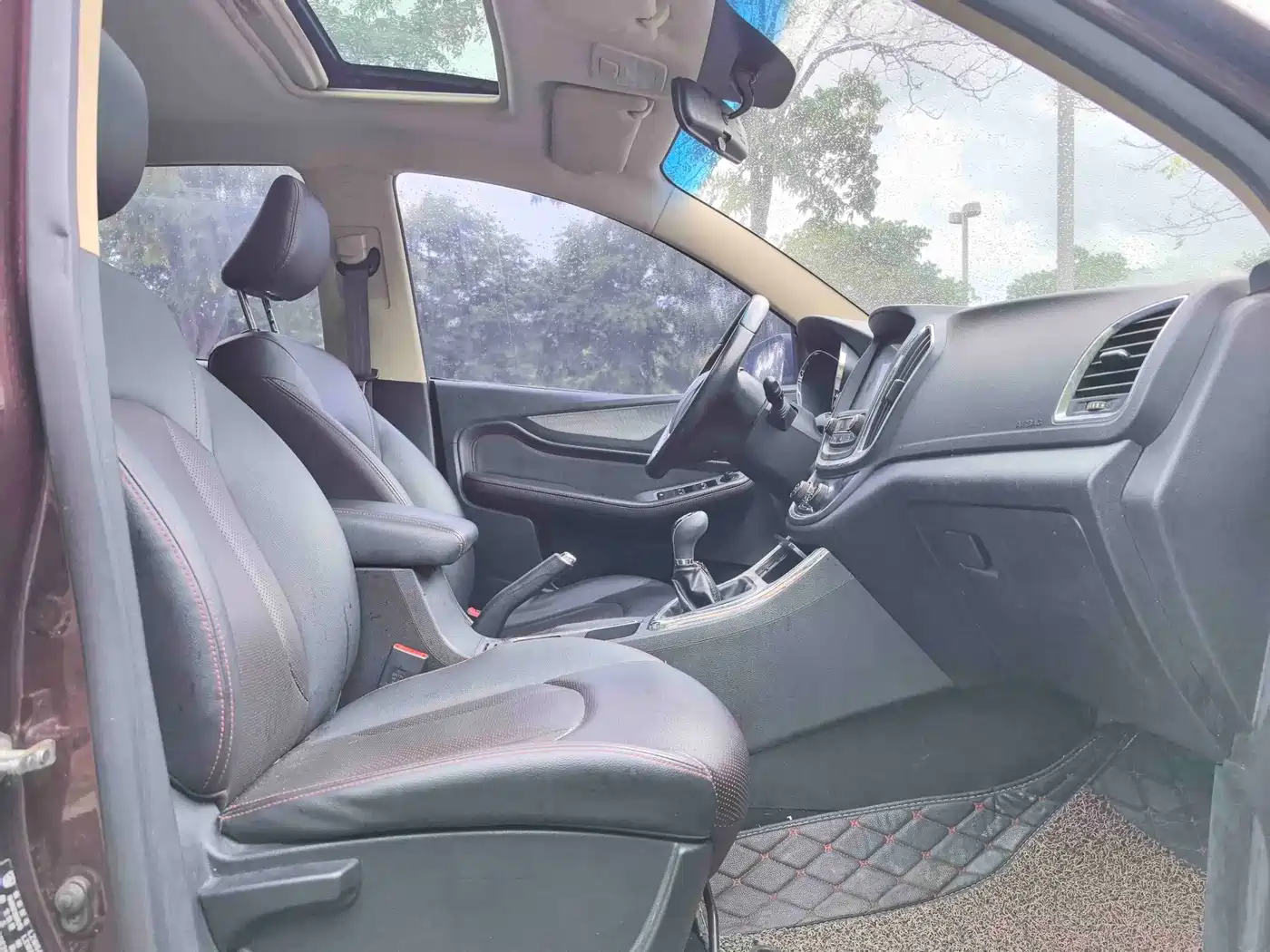 Baojun 560 2015 2015 1.8L Manual Luxury