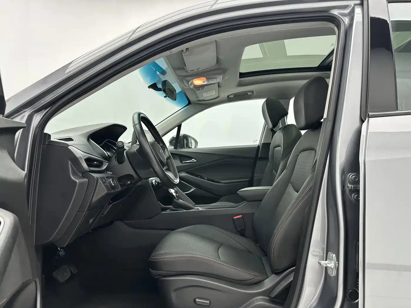 Chevrolet Volando 2023 2020 Mild Hybrid Redline 530T Automatic Premium Edition (5+2 seater)