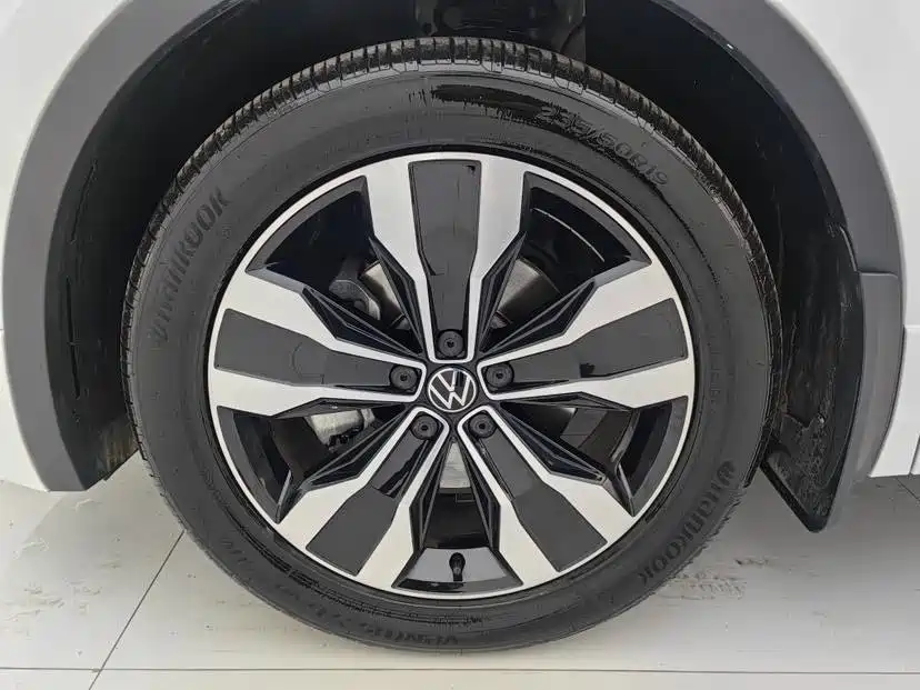 Volkswagen Tiguan L 2024 330TSI Automatic 2WD R-Line Premium Enjoyment Edition фото 12