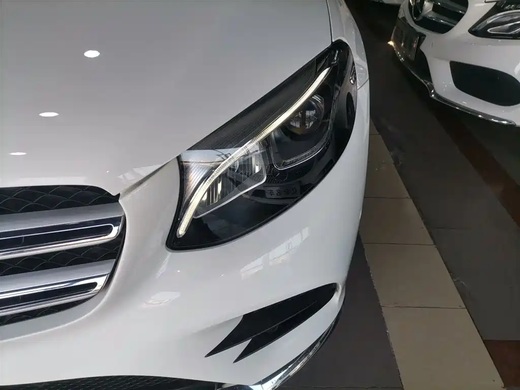 Mercedes-Benz GLC 2018 Facelift GLC 260 4MATIC Dynamic фото 24