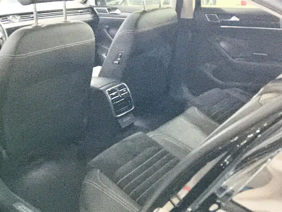 Volkswagen Magotan 2020 330TSI DSG Luxury фото 11