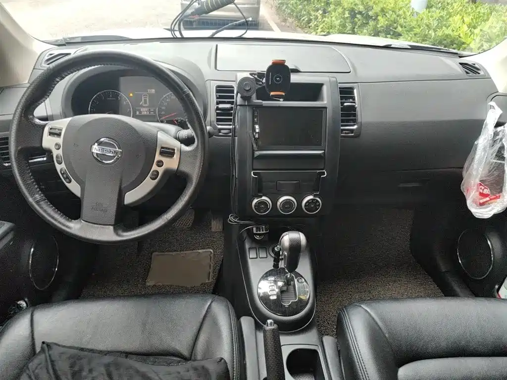 Dongfeng Fengdu MX6 2017 2016 2.0L CVT 2WD Excellence