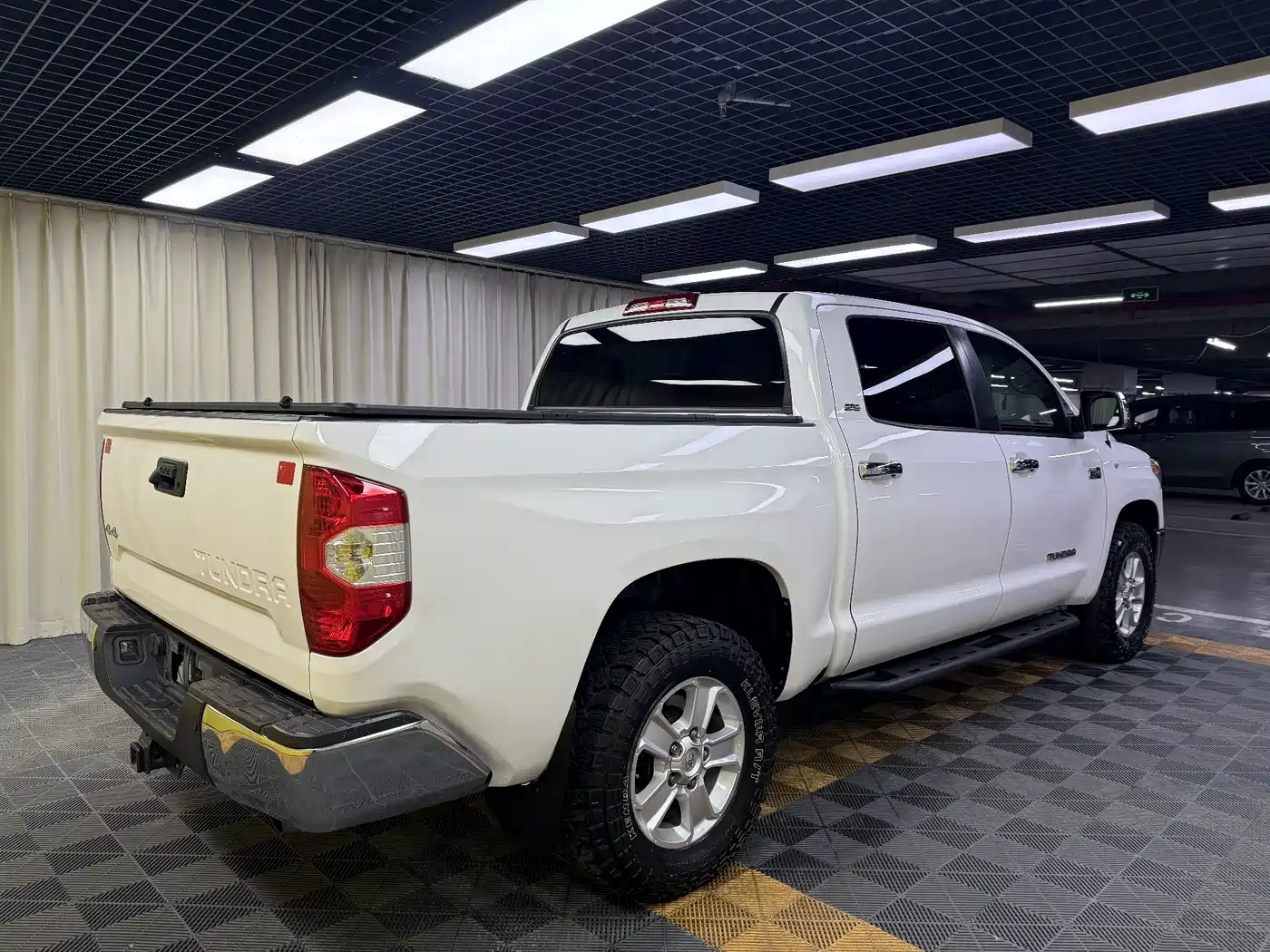Toyota Tundra 2014 5.7L TRD Pro фото 8