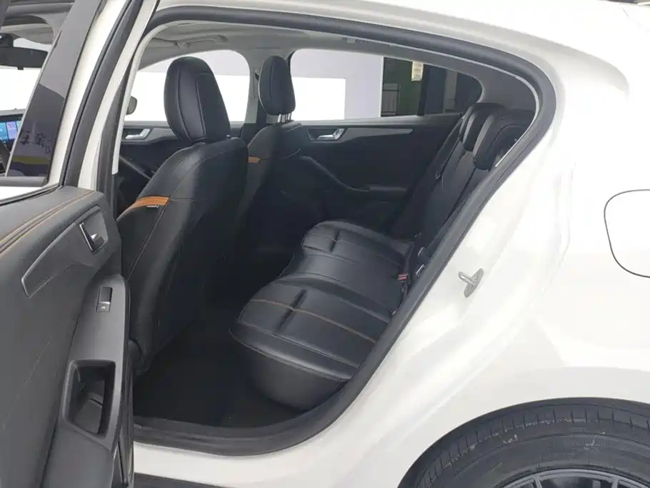 Ford Focus 2023 2022 Hatchback EcoBoost 180 Auto Speed Edition