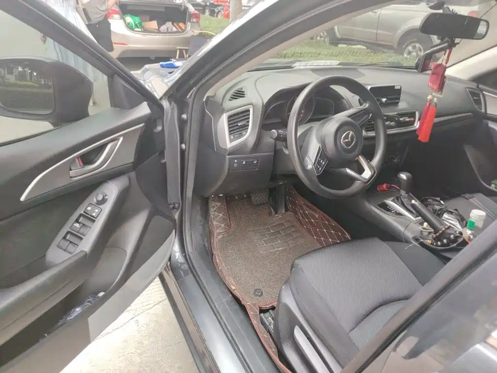 Photo 17 - Mazda Mazda 3