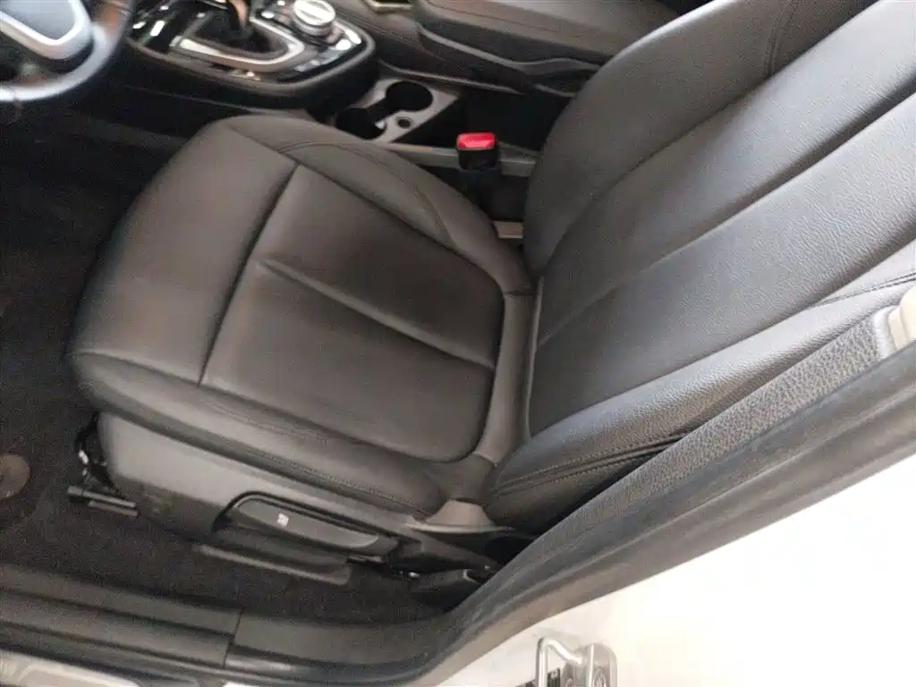 BMW 2 Series Gran Tourer 2019 220i Leading фото 15