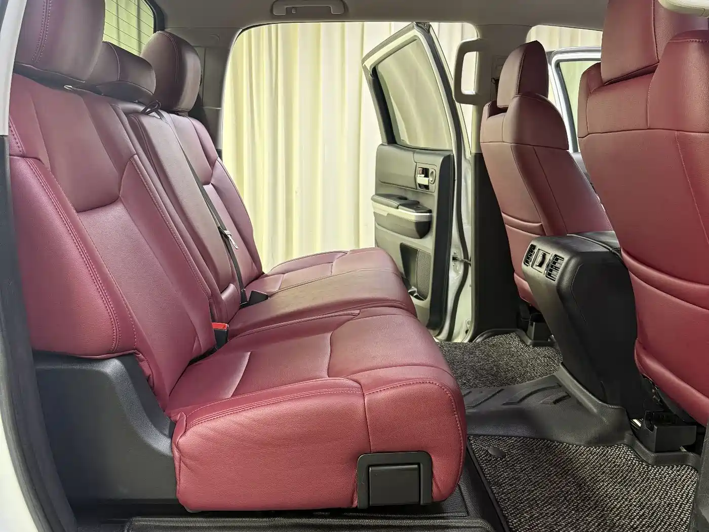 Toyota Tundra 2014 5.7L TRD Pro фото 20
