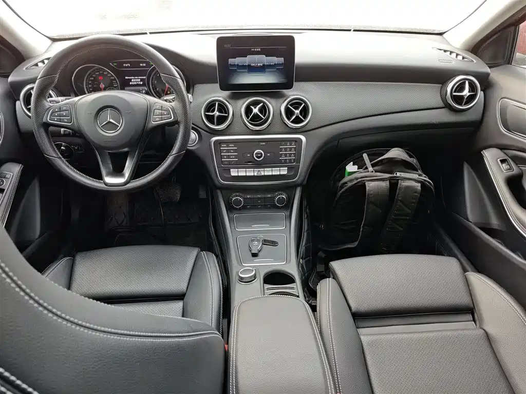 Mercedes-Benz GLA 2018 GLA 200 Dynamic фото 6