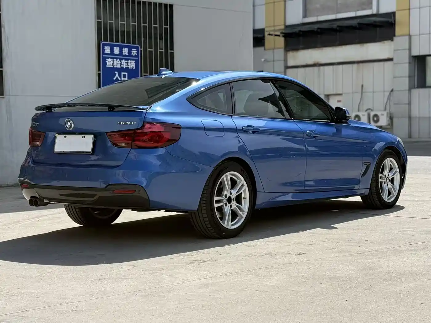 BMW 3 Series GT 2019 320i M Sport Package фото 8