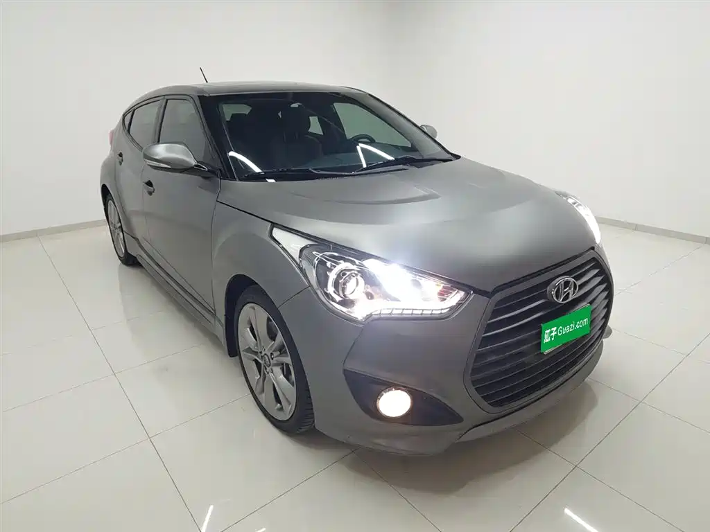 Hyundai Veloster 2015 1.6T Automatic Luxury Edition фото 4