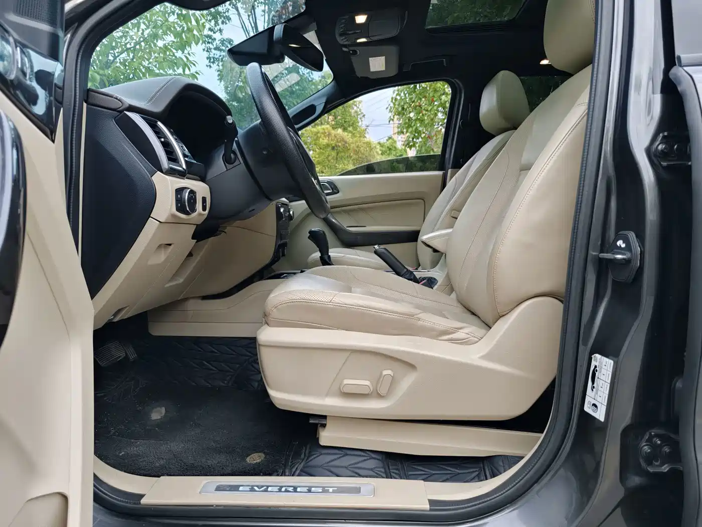 Ford Everest 2017 2017 2.0T Gasoline Automatic 4WD Luxury Edition 7-Seater