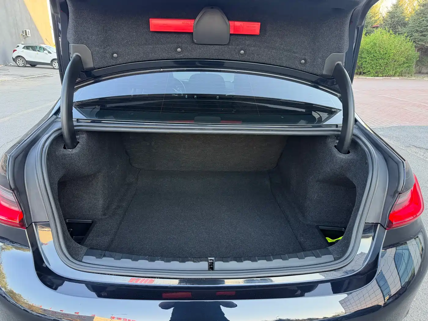 BMW 3 Series 2023 320Li M Sport Package фото 16