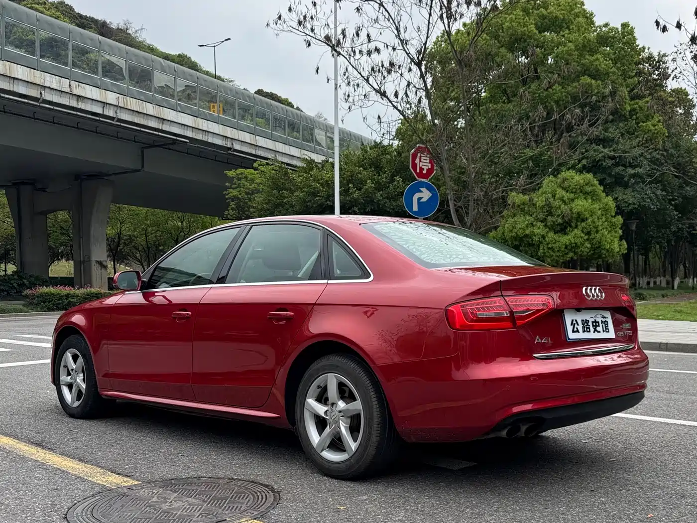 Audi A4L 2013 35 TFSI Automatic Comfort фото 4