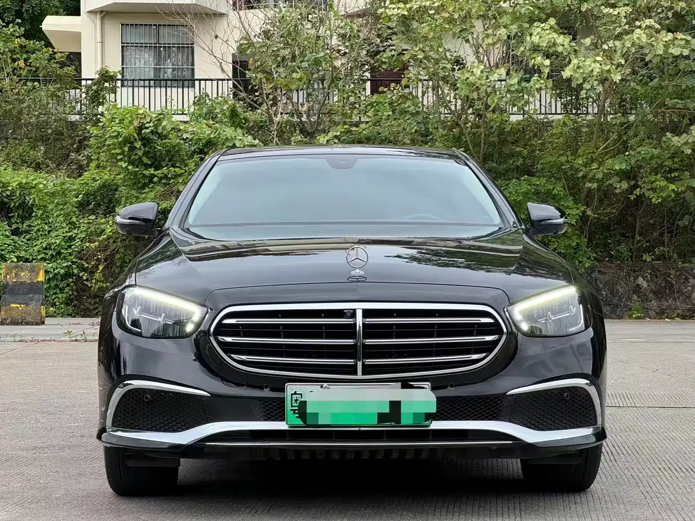 Mercedes-Benz E-Class New Energy 2022 E 350 e L Plug-in Hybrid Sedan фото 2