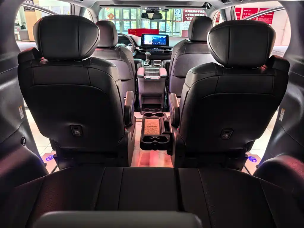 Toyota Sienna 2021 2.5L Hybrid Premium Edition фото 21