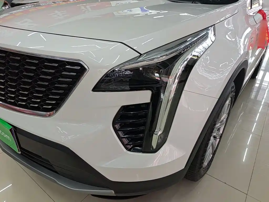 Фото 24 - Cadillac XT4