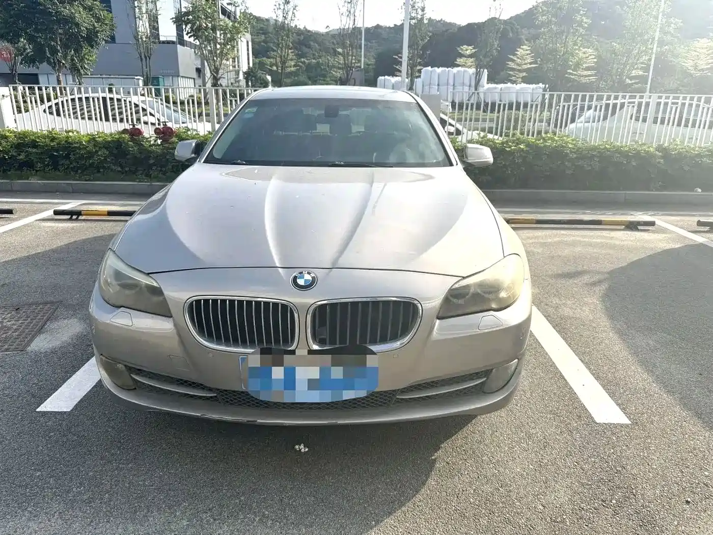 Photo 2 - BMW 5 Series