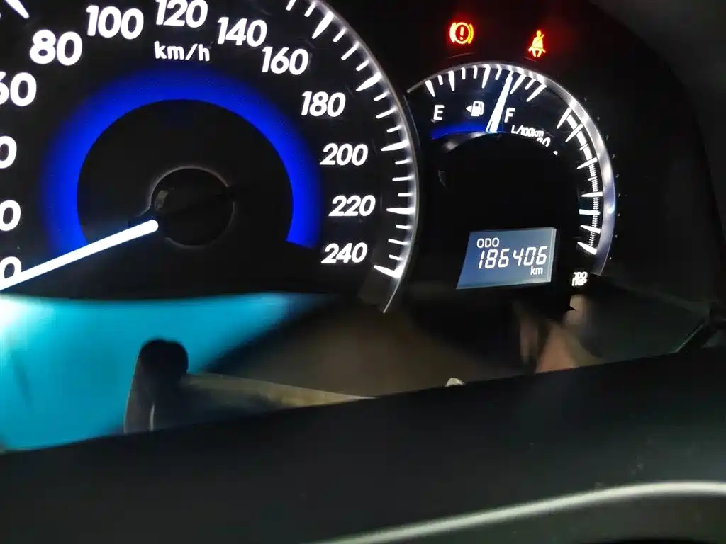 Toyota Camry 2015 2.0G Leading Edition фото 9