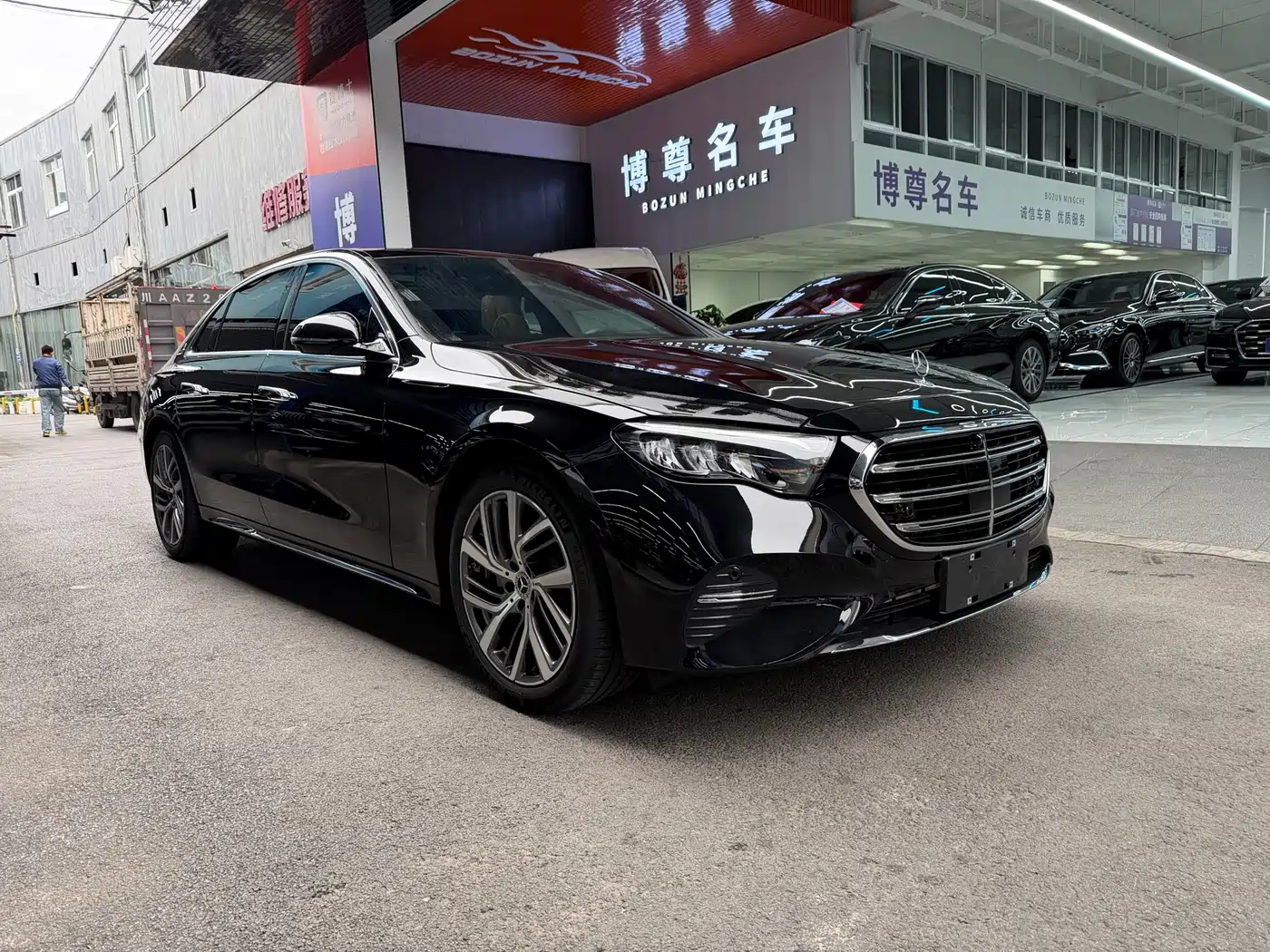 Mercedes-Benz E-Class 2024 E 300 L Fashion фото 3