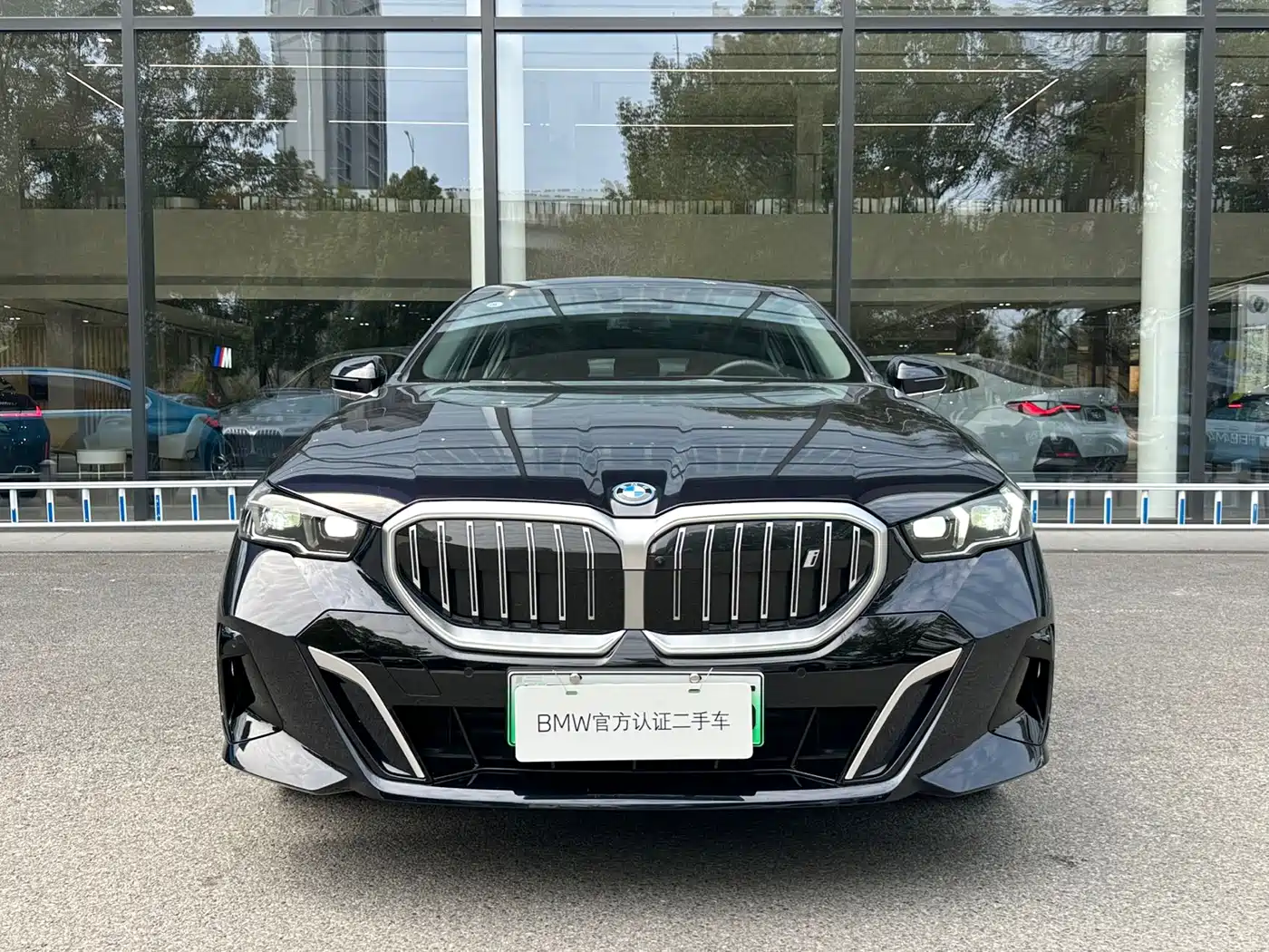 BMW I5