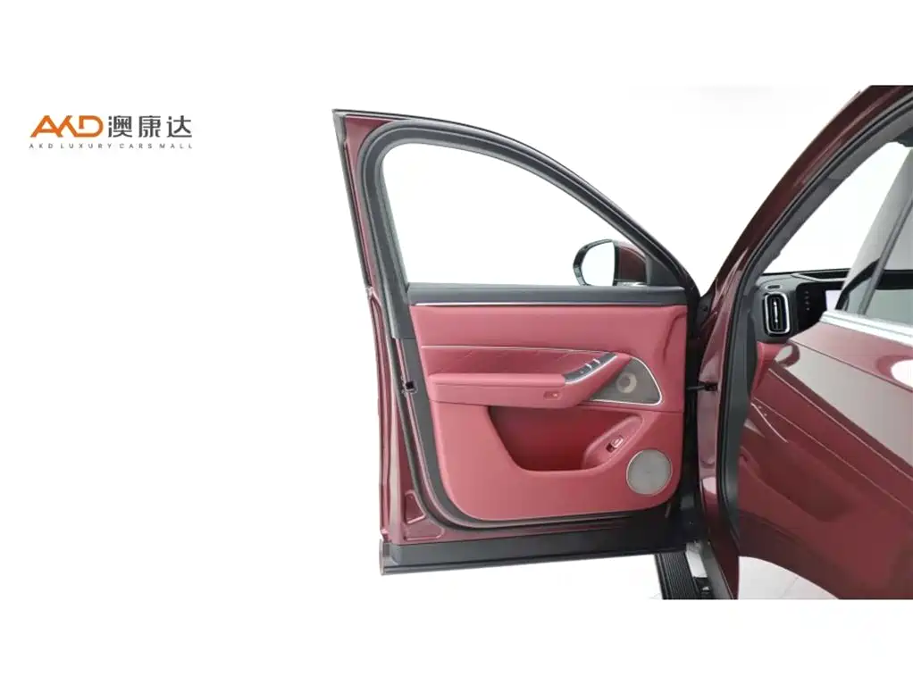 AITO Wenjie AITO M8 2025 Model Extended Range Ultra Edition 53.4kWh 5-Seater фото 10
