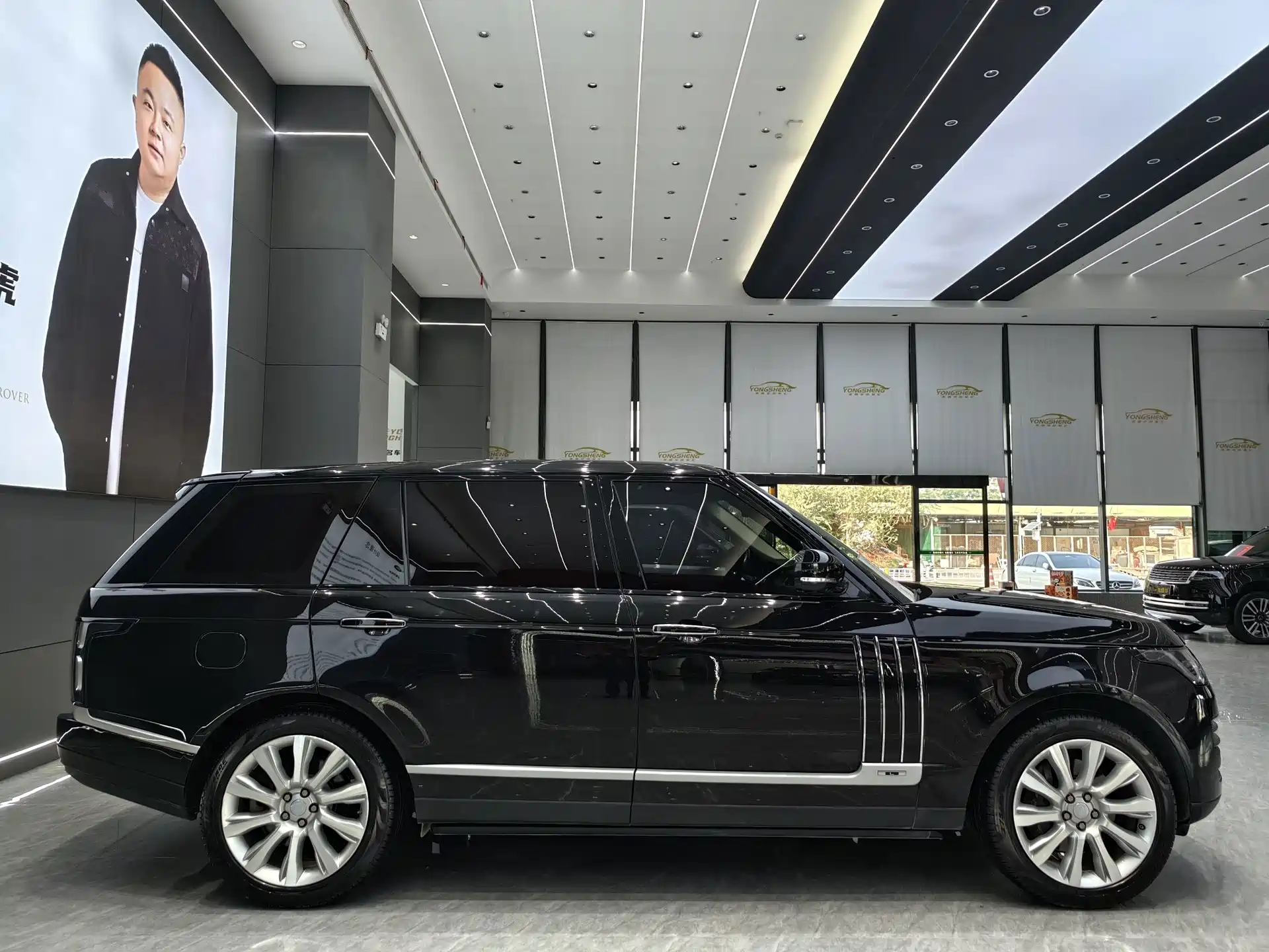 صورة 4 - Land Rover Range Rover