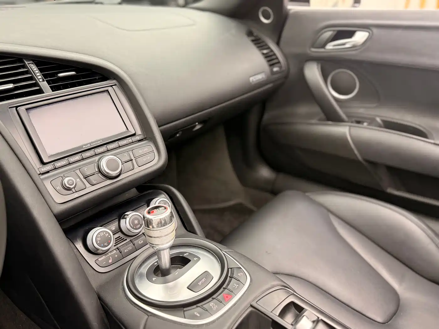 Audi R8 2011 Spyder 5.2 FSI quattro фото 20