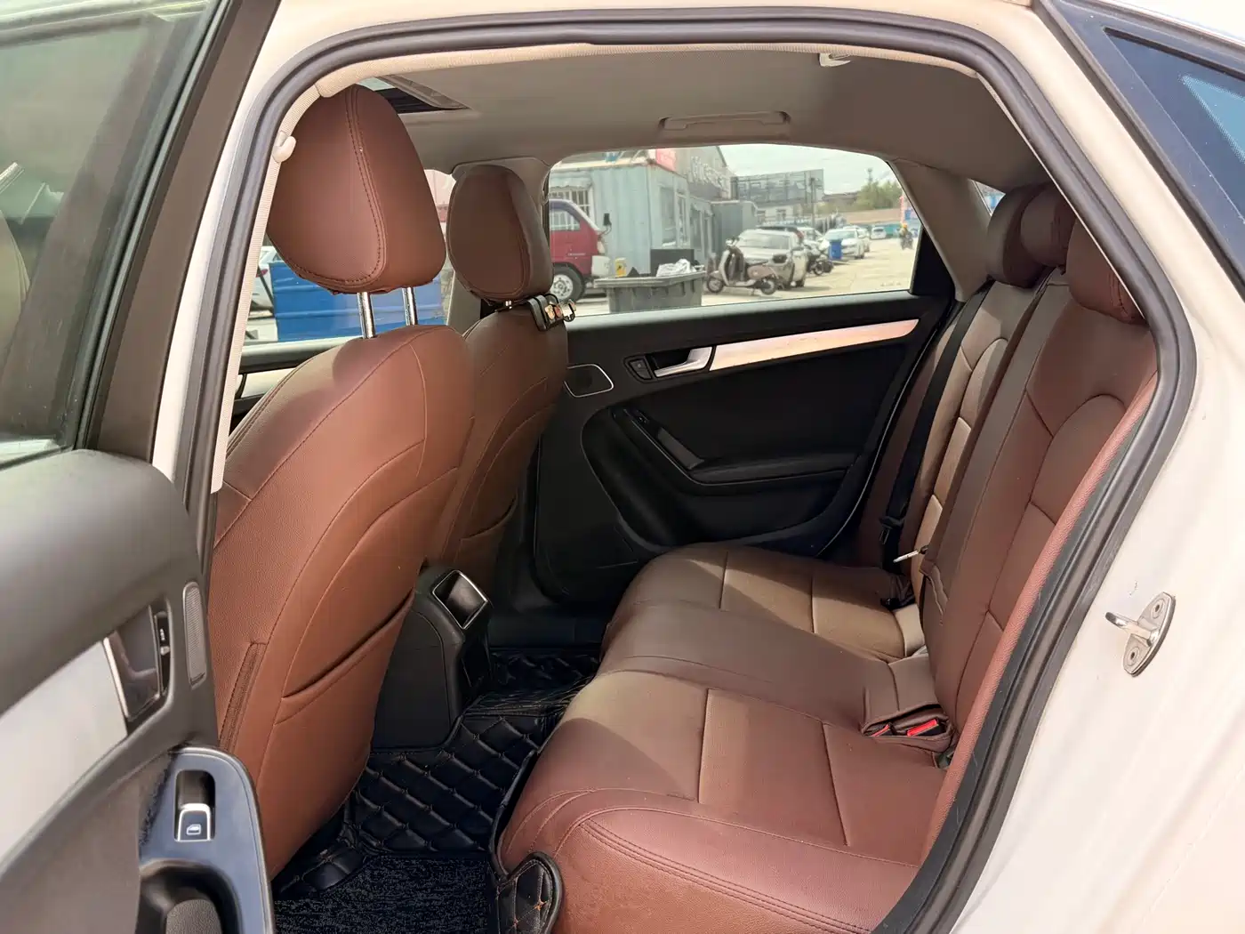 Audi A4L 2015 30 TFSI Auto Comfort фото 12