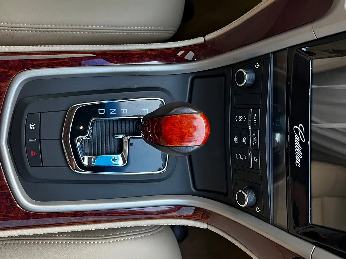 Cadillac SLS 2012 2.0T Comfort фото 18