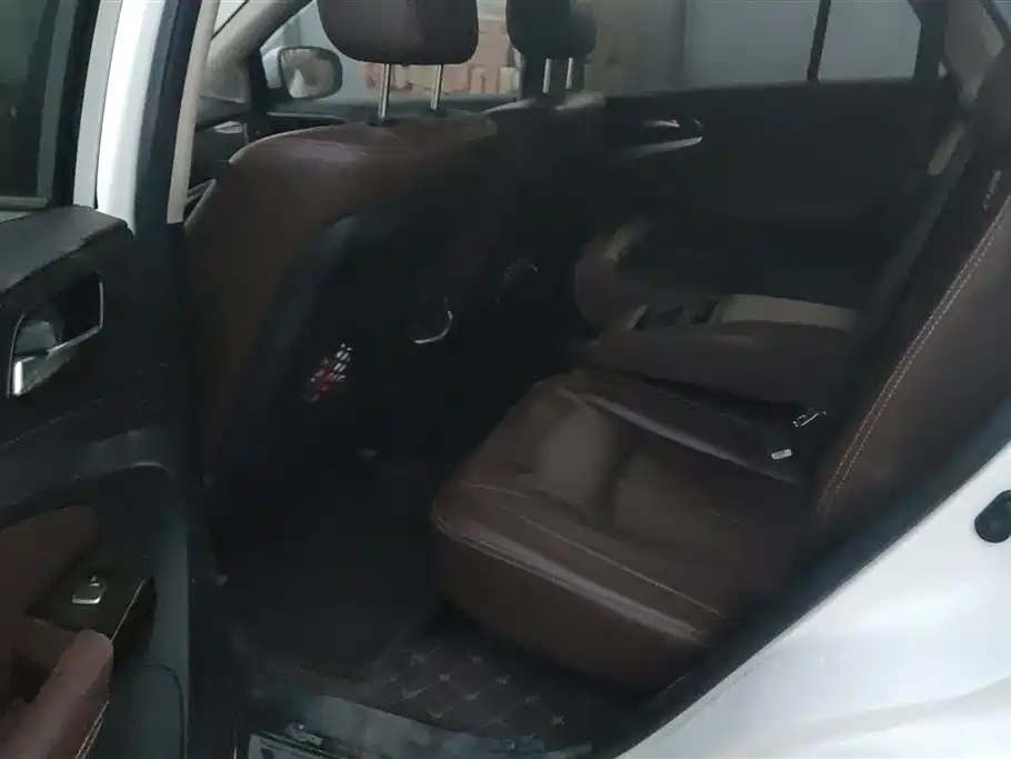 BYD Tang New Energy 2015 2.0T 4WD Flagship фото 11