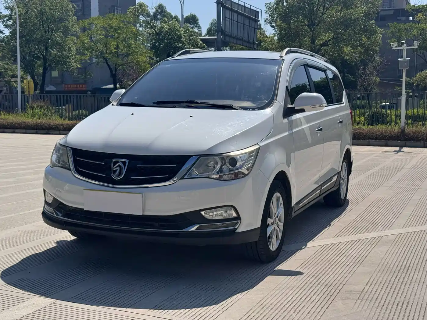 Фото 1 - Baojun 730