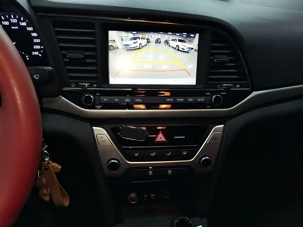 Hyundai Elantra 2016 Model 1.6L Automatic Smart Elite фото 13