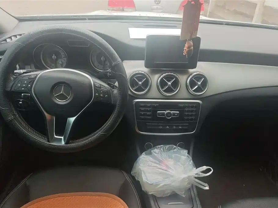 Mercedes-Benz GLA 2015 GLA 200 Dynamic фото 12