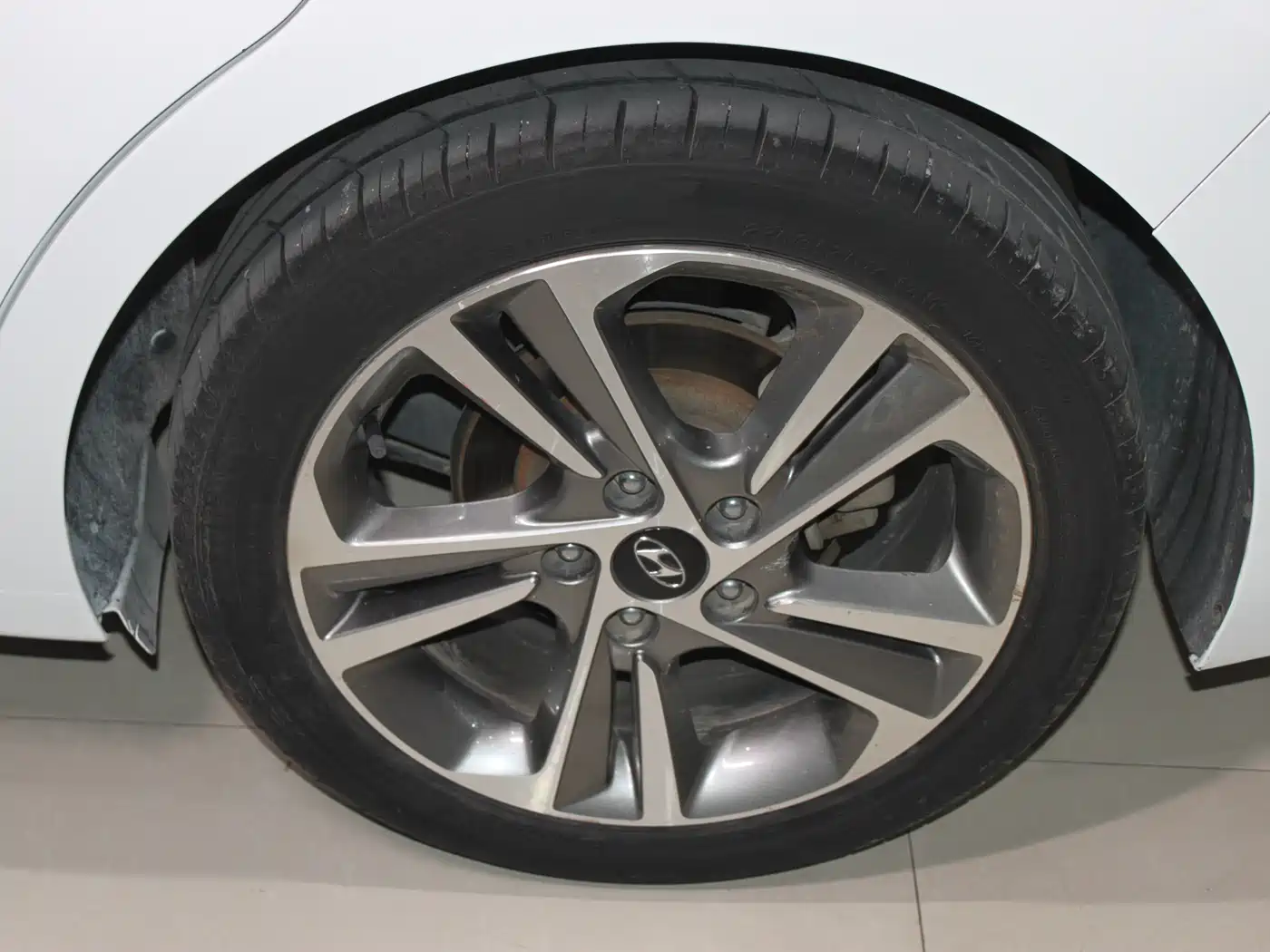 Hyundai Elantra 2016 Model 1.6L Automatic Smart Elite фото 8