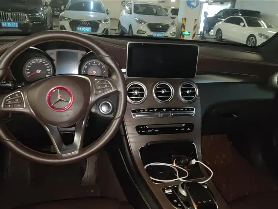 Mercedes-Benz GLC 2016 GLC 300 4MATIC Dynamic фото 12