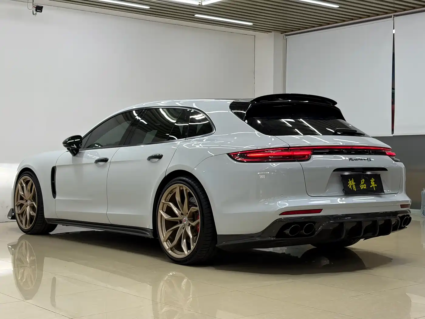 Porsche Panamera 2017 Panamera 4 Sport Turismo 3.0T фото 4