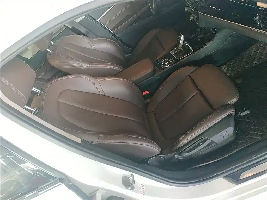 BMW 1 Series 2022 120i M Sport Shadow Edition фото 18
