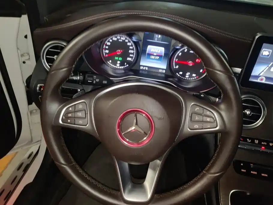 Mercedes-Benz GLC 2016 GLC 300 4MATIC Dynamic фото 15