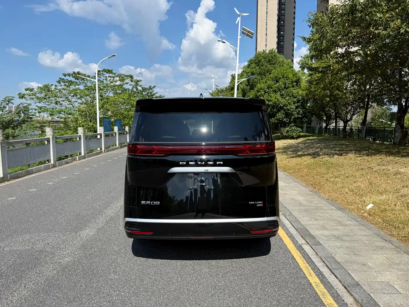 Denza D9 2026 2025 DM-i Smart Driving Edition 1020 AWD Flagship
