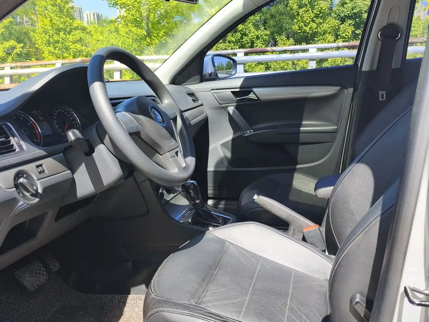 Volkswagen Lavida 2013 1.4TSI DSG Comfort Edition фото 8