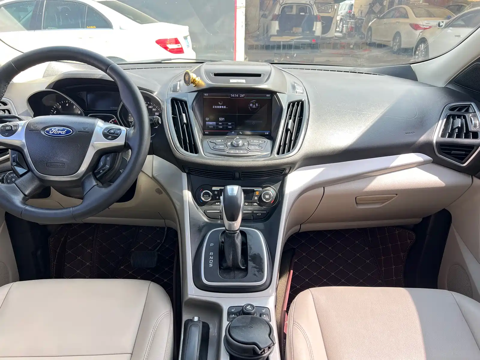 Фото 15 - Ford Kuga