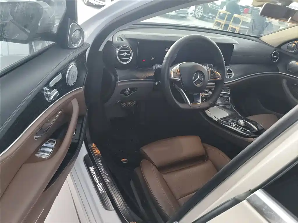Mercedes-Benz E-Class 2018 E 200 L Sport фото 16