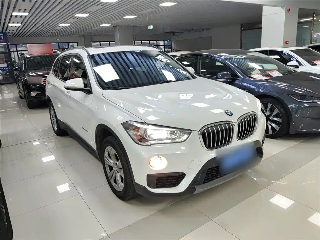 BMW X1 2016 sDrive18Li Premium Model фото 4