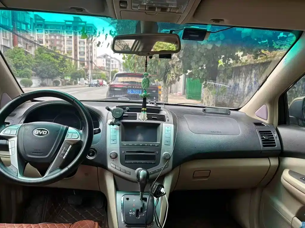 Фото 5 - BYD S6