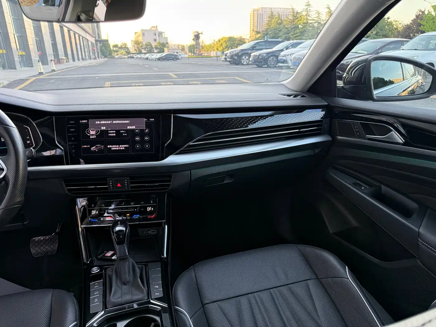 Volkswagen Passat 2022 330TSI Starlight Luxury Edition фото 8
