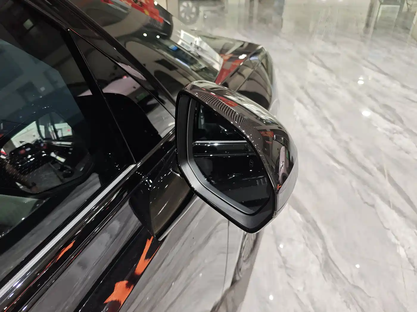 ZEEKR 009 2025 2024 6-seat Executive AWD 108kWh